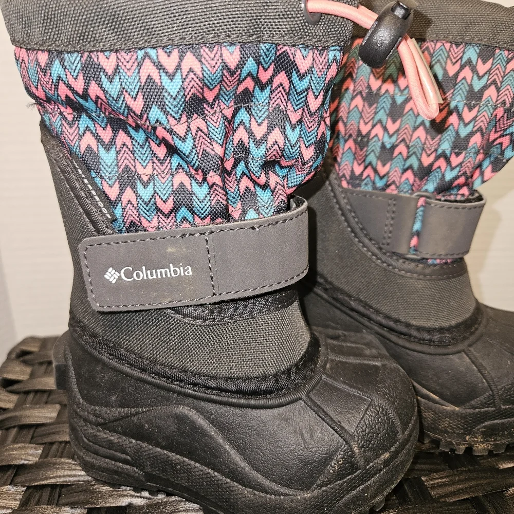 Columbia Kids' Boots with Pink and Blue Chevron Size 5 Winter Snow